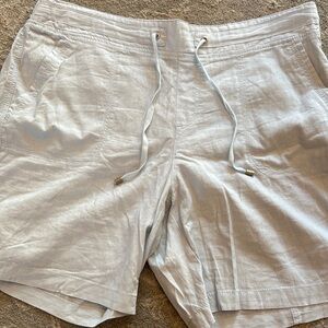 intro. Gray Bermudas Casual Shorts
